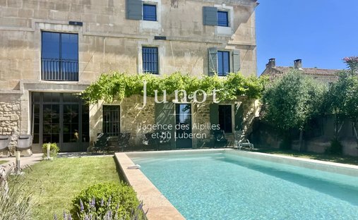 Country House in Maussane-les-Alpilles, Provence-Alpes-Côte d'Azur, France 1