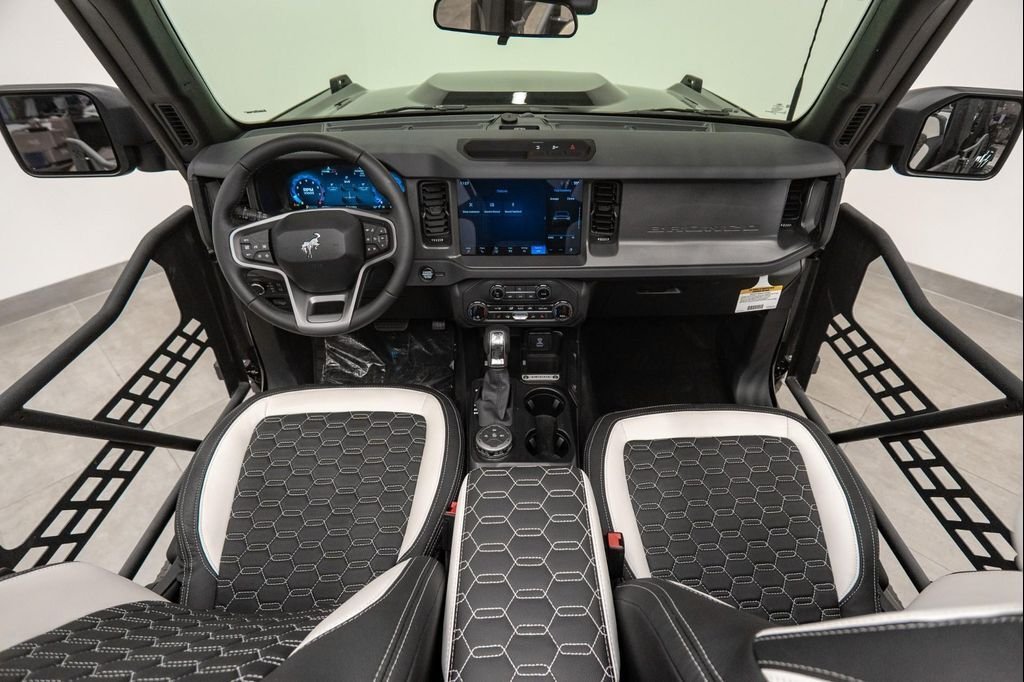 Ford Bronco 4X4 in Fort Lauderdale, FL, United States 4 - 18362297