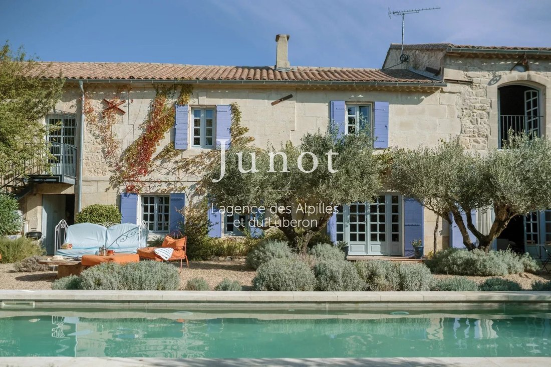 Casa de Campo en Maussane-les-Alpilles, Provenza-Alpes-Costa Azul, Francia 1 - 18538604