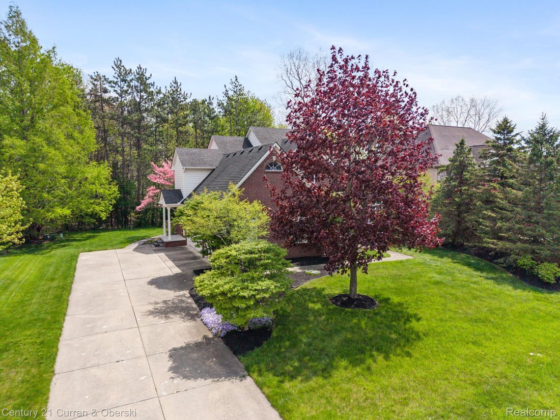 House in Farmington Hills, Michigan, United States 3 - 18538386