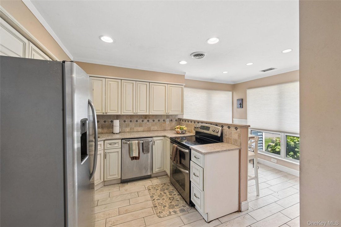 Condo in Island Park, New York, United States 3 - 18535994