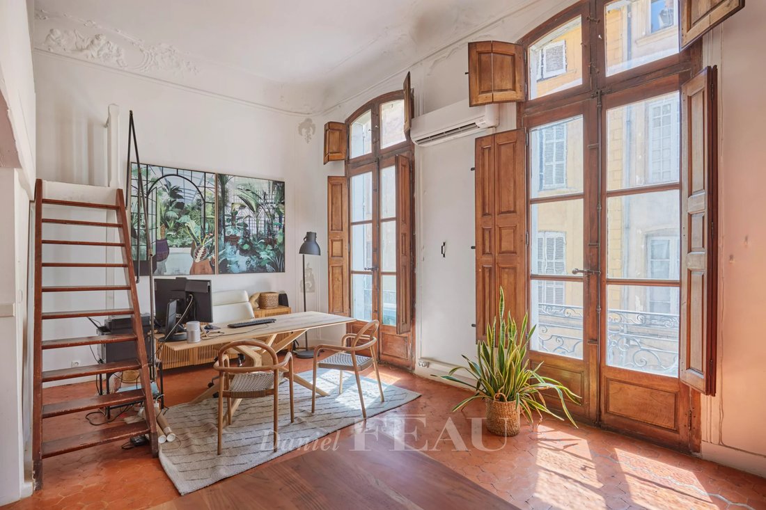 Apartment in Comtale-Cente-Cours Mirabeau, Aix-en-Provence, France 1 - 18538665