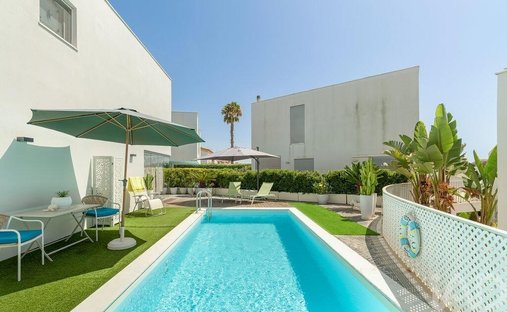 Townhouse in Ferragudo, Algarve, Portugal 1