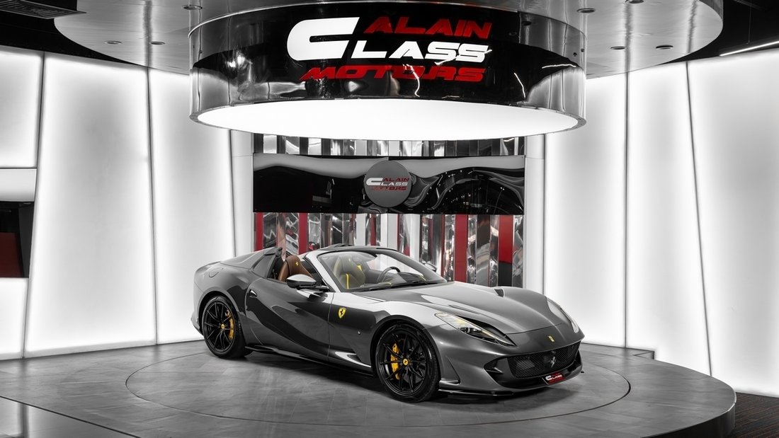 Cabriolet in Dubai, United Arab Emirates 1 - 18538845