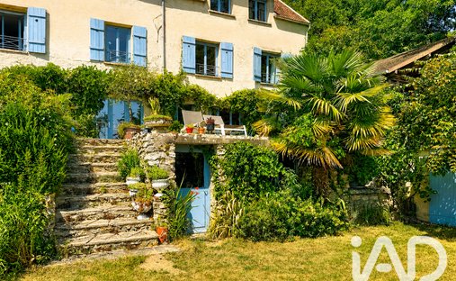 House in Sainte-Mesme, Ile-de-France, France 1