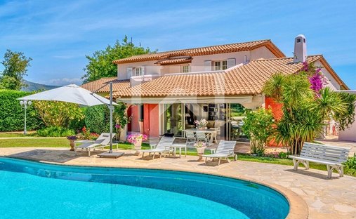 Villa in Le Rouret, Provence-Alpes-Côte d'Azur, France 1