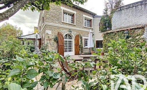 House in Centre Ville, Le Perray-en-Yvelines, France 1