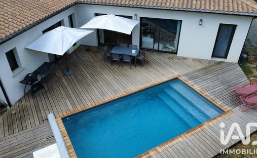 House in Carignan-de-Bordeaux, Nouvelle-Aquitaine, France 1