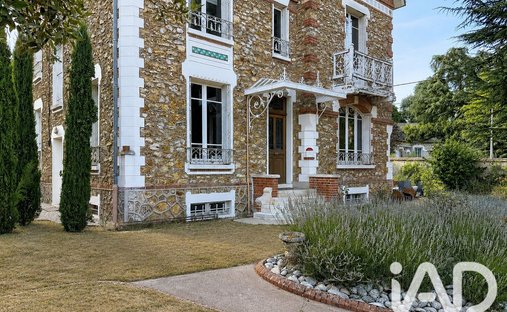 House in Le Parterre, Dourdan, France 1