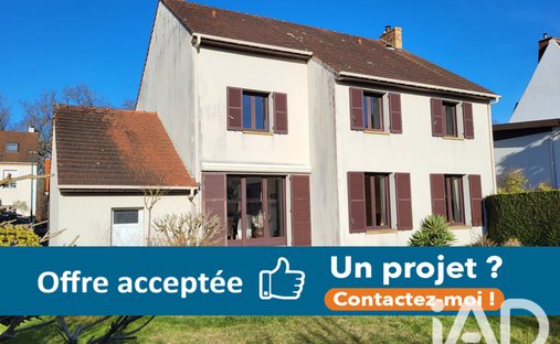 House in Les Metz-Pont Colbert, Jouy-en-Josas, France 1