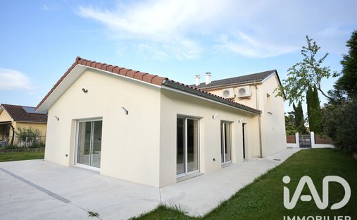 House in Corbas, Auvergne-Rhône-Alpes, France 1