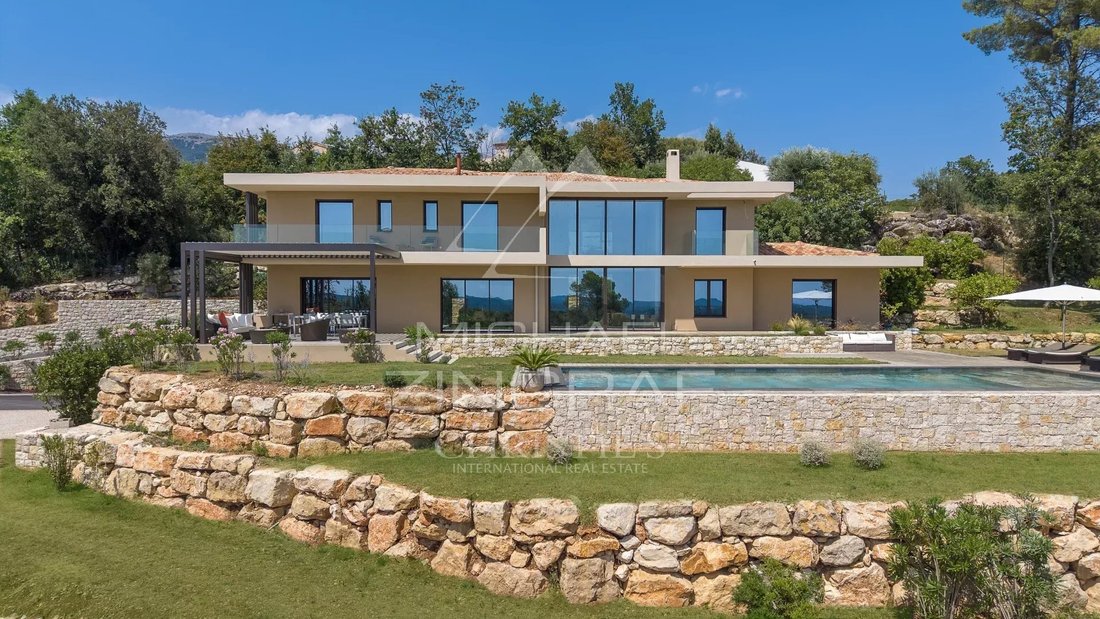 Villa in Nord, Roquefort-les-Pins, France 2 - 18509922