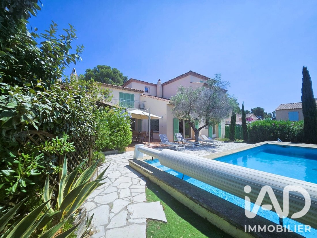 House in Frejus, Provence-Alpes-Côte d'Azur, France 2 - 18540488