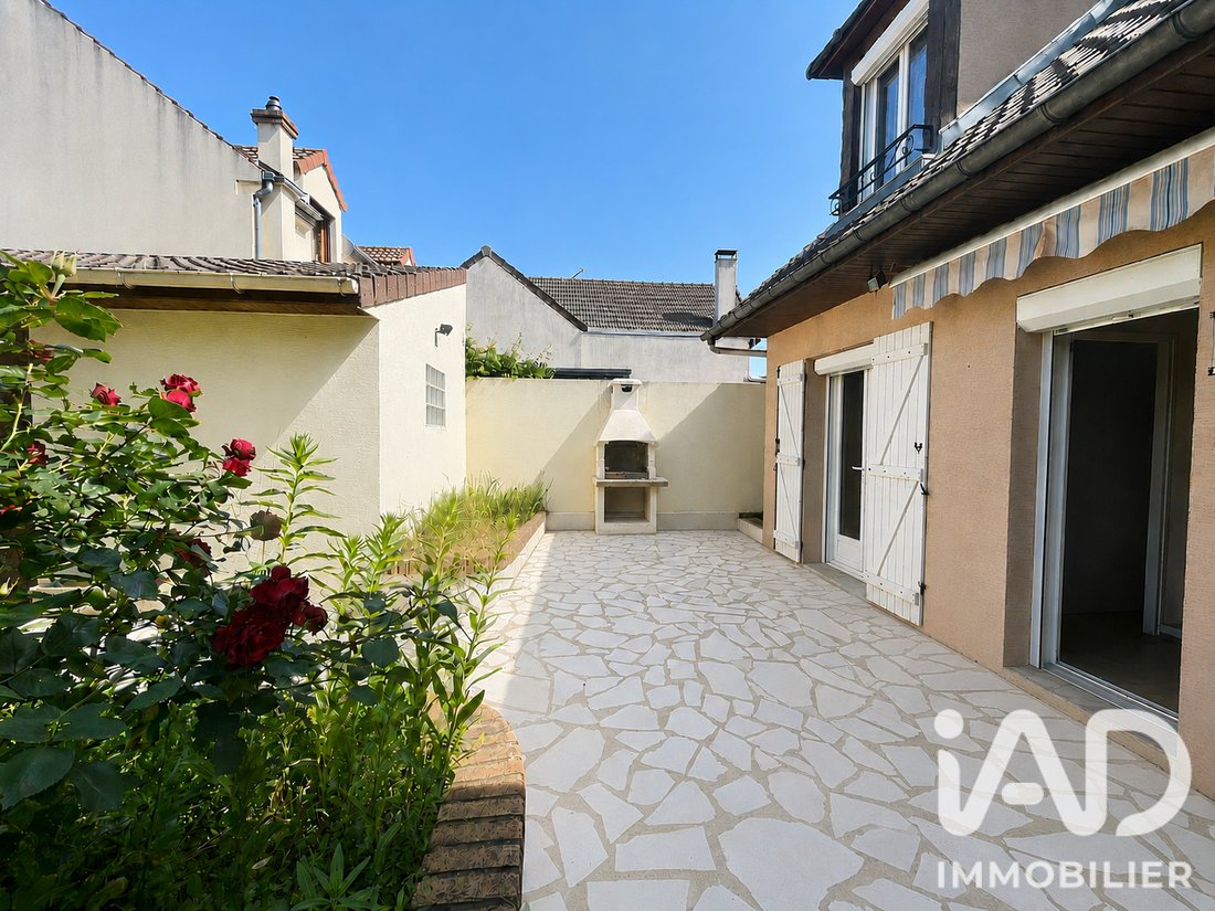 House in Montesson, Ile-de-France, France 2 - 18414176