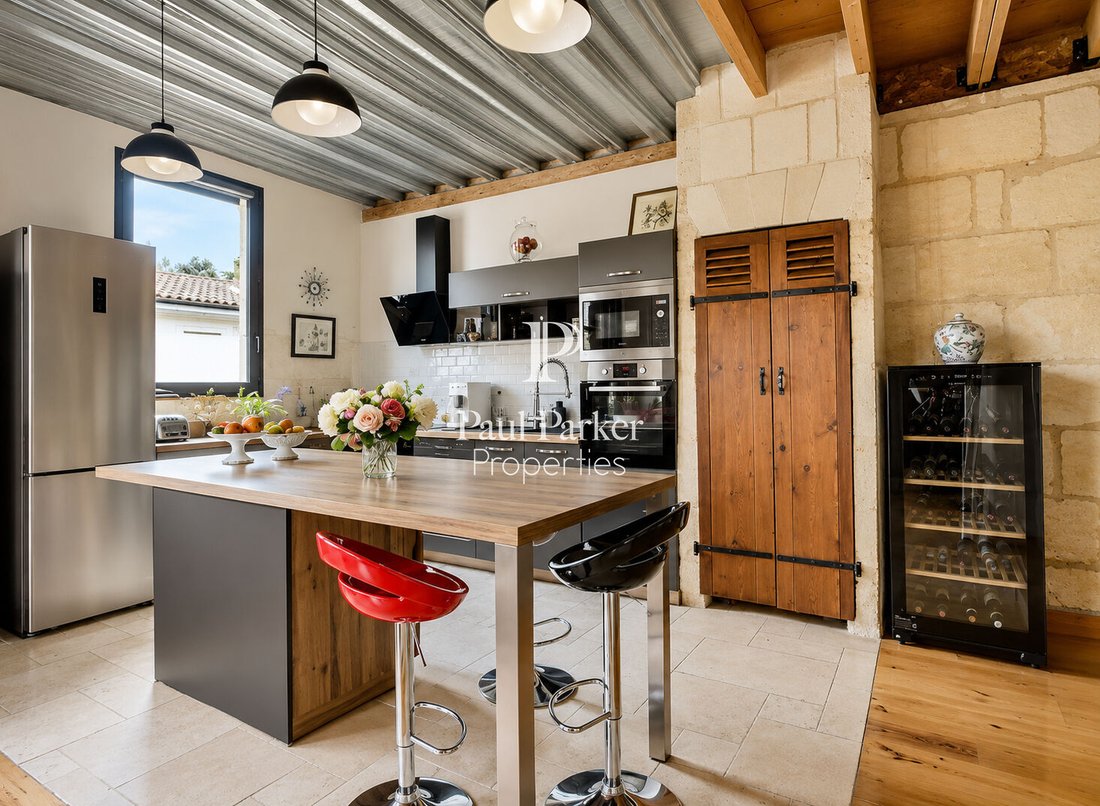 Villa in Le Bourg-Le Vieux Bourg, Lormont, France 2 - 17967675