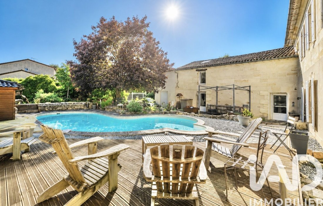House in Beychac-et-Caillau, Nouvelle-Aquitaine, France 1 - 18540734