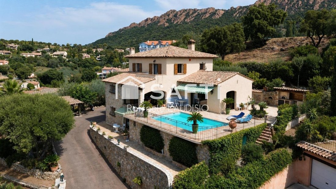House in Le Dramont-Agay-Anthéor-Le Trayas, Saint-Raphaël, France 1 - 18050619
