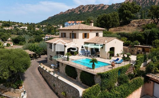 House in Le Dramont-Agay-Anthéor-Le Trayas, Saint-Raphaël, France 1