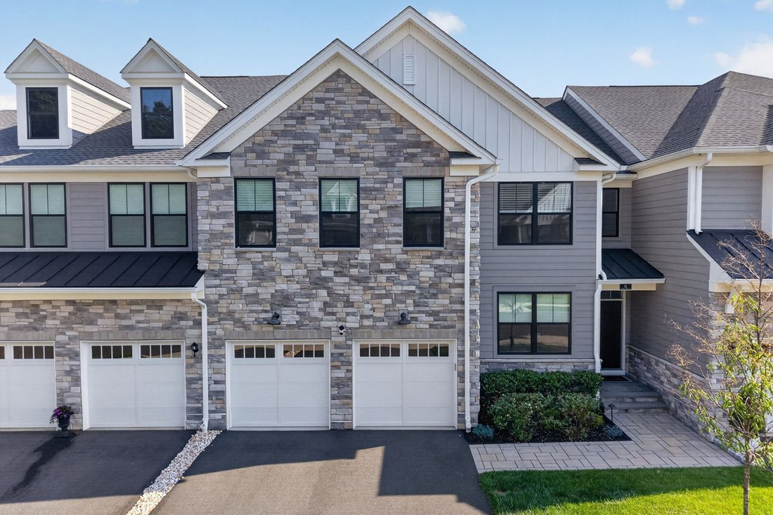 Townhouse in Warren, New Jersey, United States 1 - 18539034
