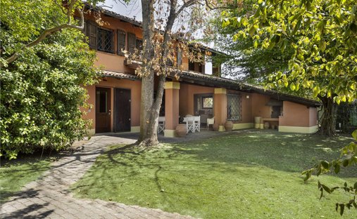 House in Monte San Pietro, Emilia-Romagna, Italy 1