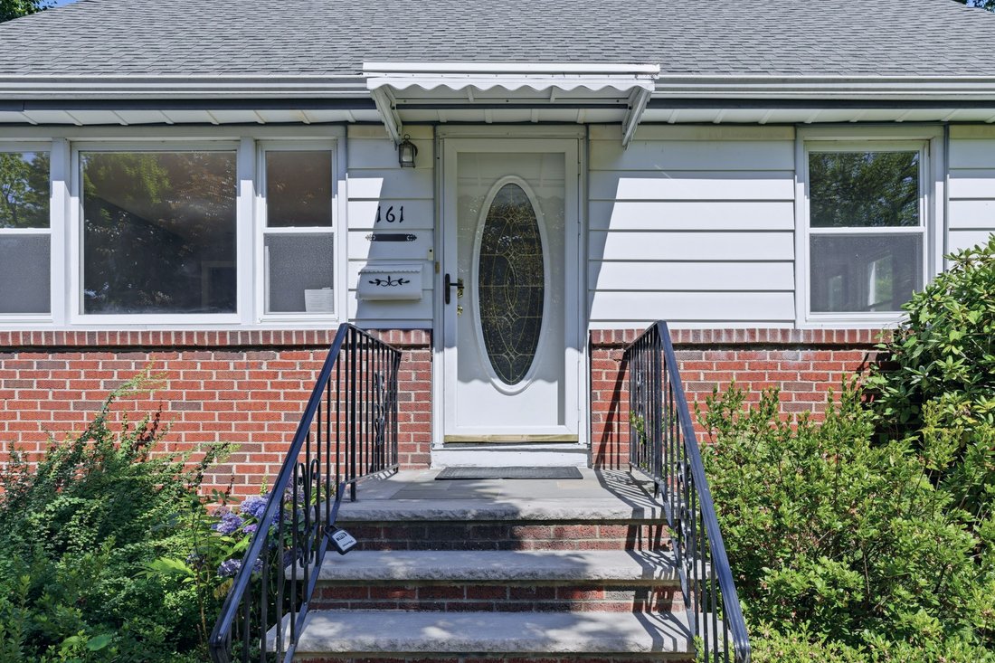 Maywood, New Jersey, United States 3 - 18539033
