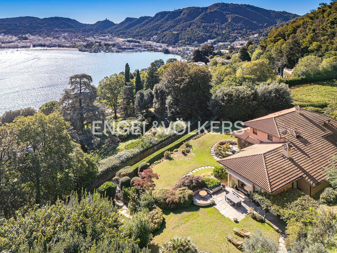 Villa in Western Lake Center, Como, Lombardy 1 - 18539121