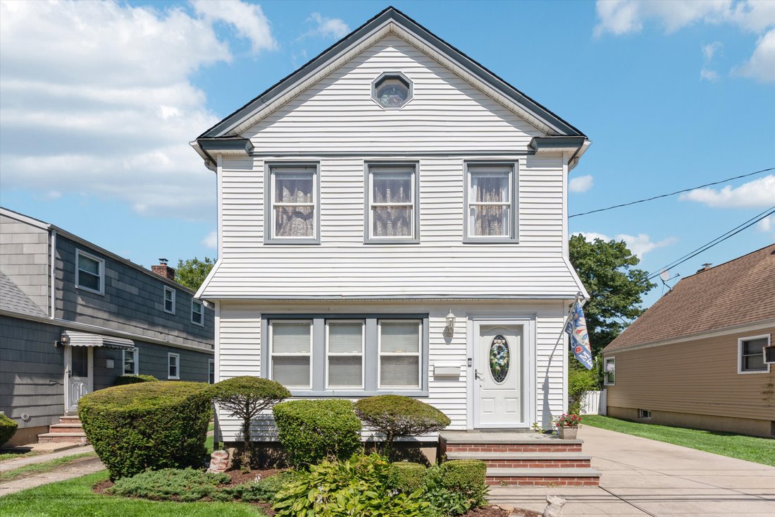 House in North New Hyde Park, New York, United States 1 - 18539191