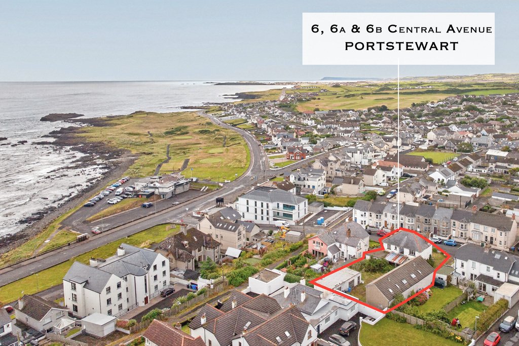 Portstewart, Causeway Coast and Glens District, Northern Ireland 2 - 18539410
