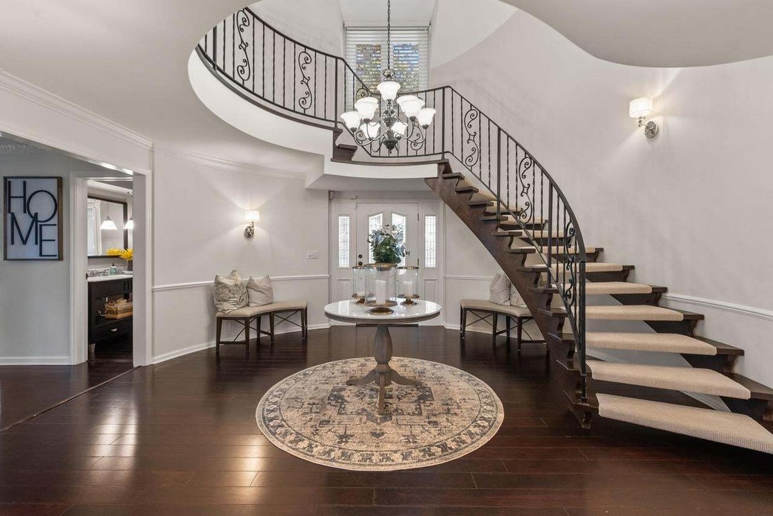 House in Elm Grove, Wisconsin, United States 4 - 18539414