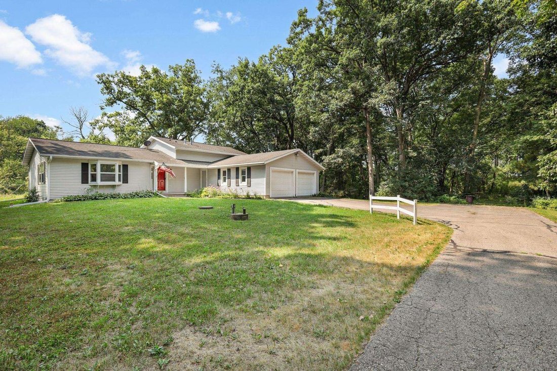 House in McFarland, Wisconsin, United States 1 - 18539403