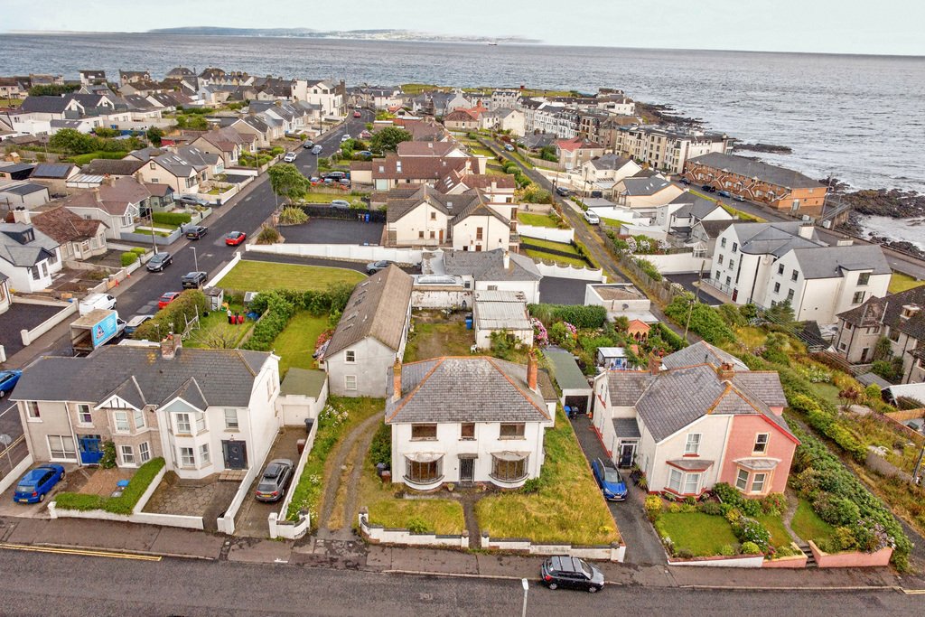 Portstewart, Causeway Coast and Glens District, Northern Ireland 3 - 18539410