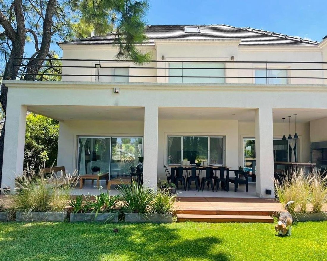House in Esteban Echeverría, Buenos Aires Province, Argentina 2 - 18539242