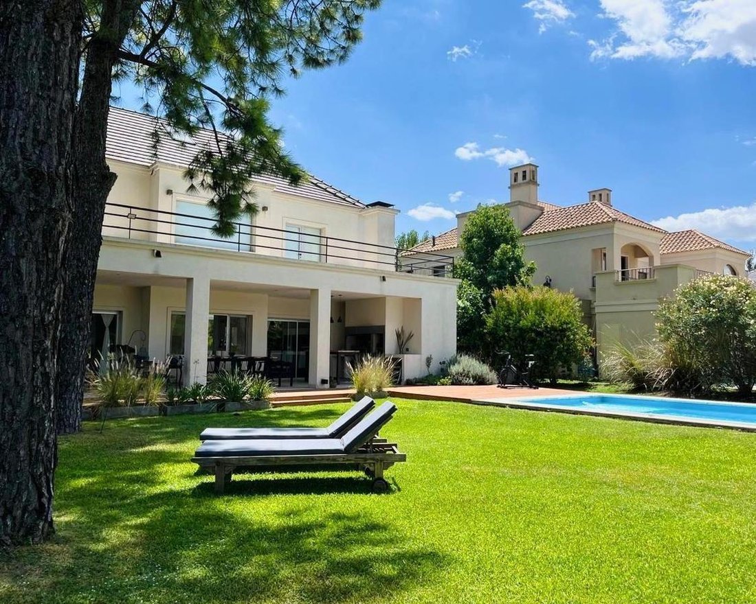 House in Esteban Echeverría, Buenos Aires Province, Argentina 3 - 18539242