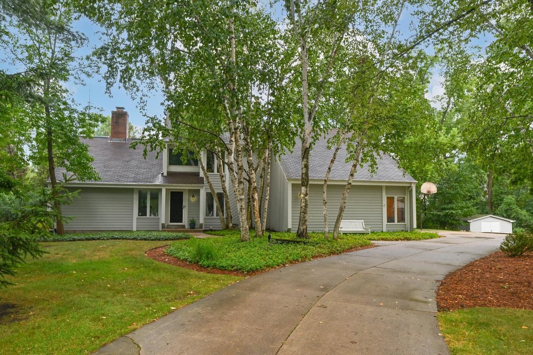 House in Elm Grove, Wisconsin, United States 1 - 18539418