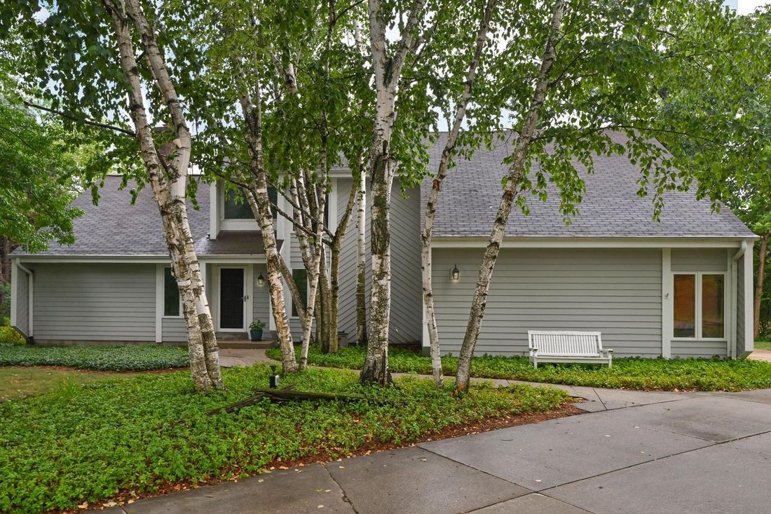 House in Elm Grove, Wisconsin, United States 3 - 18539418