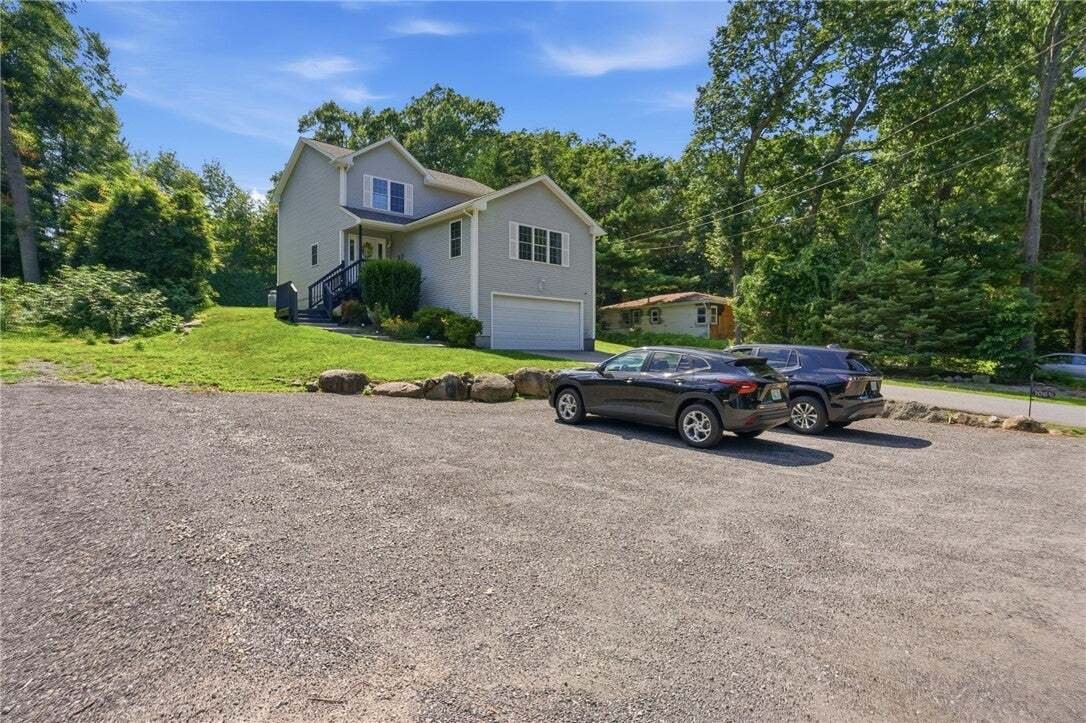 House in Johnston, Rhode Island, United States 3 - 18539373