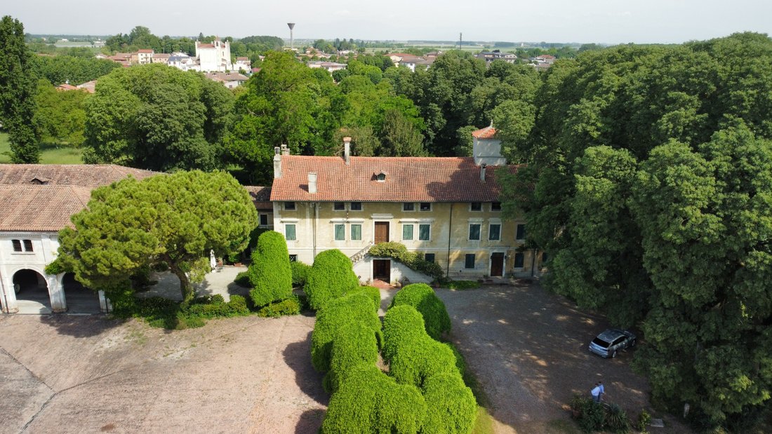 Villa in Nogara, Veneto, Italy 2 - 18539207