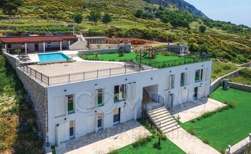 Villa in Gornja Podstrana, Split-Dalmatia County, Croatia 1