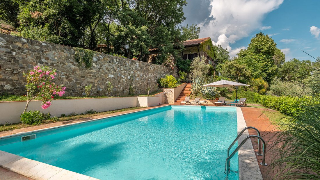 Country House in Montalcino, Tuscany, Italy 1 - 18539208