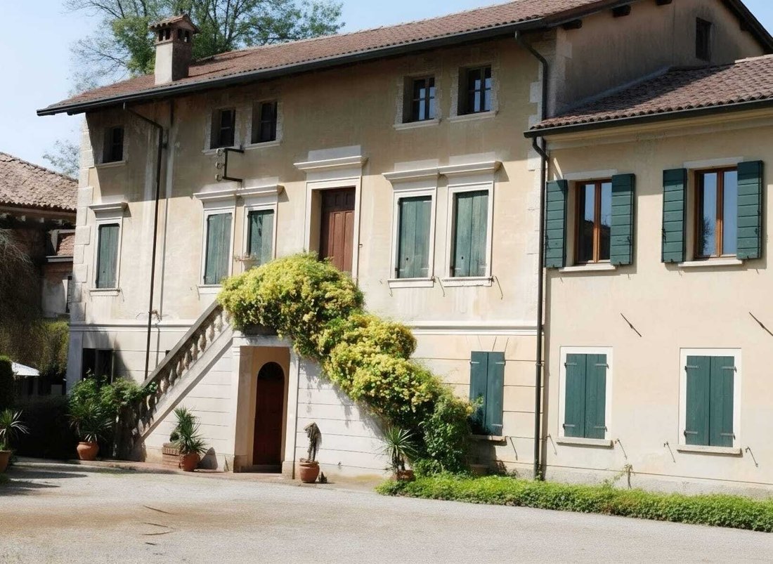 Villa in Nogara, Veneto, Italy 1 - 18539207
