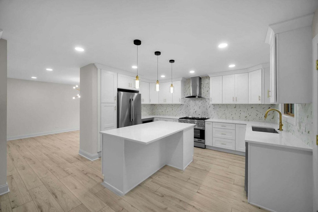 House in Bolingbrook, Illinois, United States 3 - 18543033