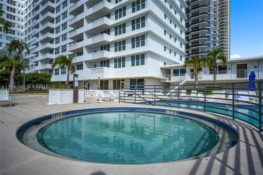 Condo in Miami Beach, Florida, United States 1 - 18540138