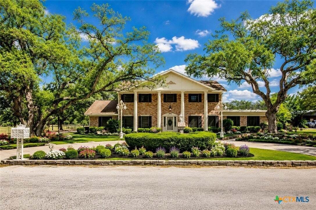 House in Yoakum, Texas, United States 1 - 17170570