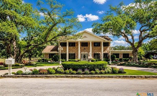 House in Yoakum, Texas, United States 1