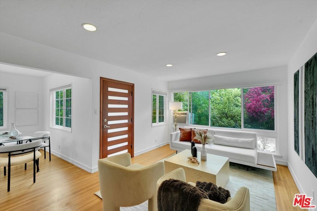 Santa Monica, California, United States 5 - 18542164
