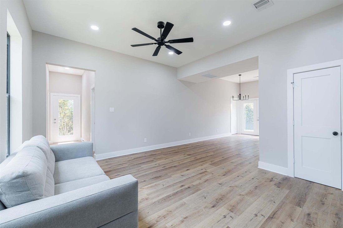 Houston, Texas, United States 4 - 18543420