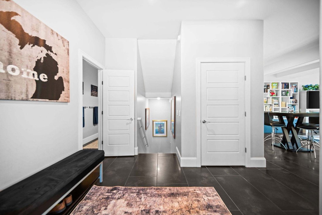 Condo in Garfield Township, Michigan, United States 4 - 18539466