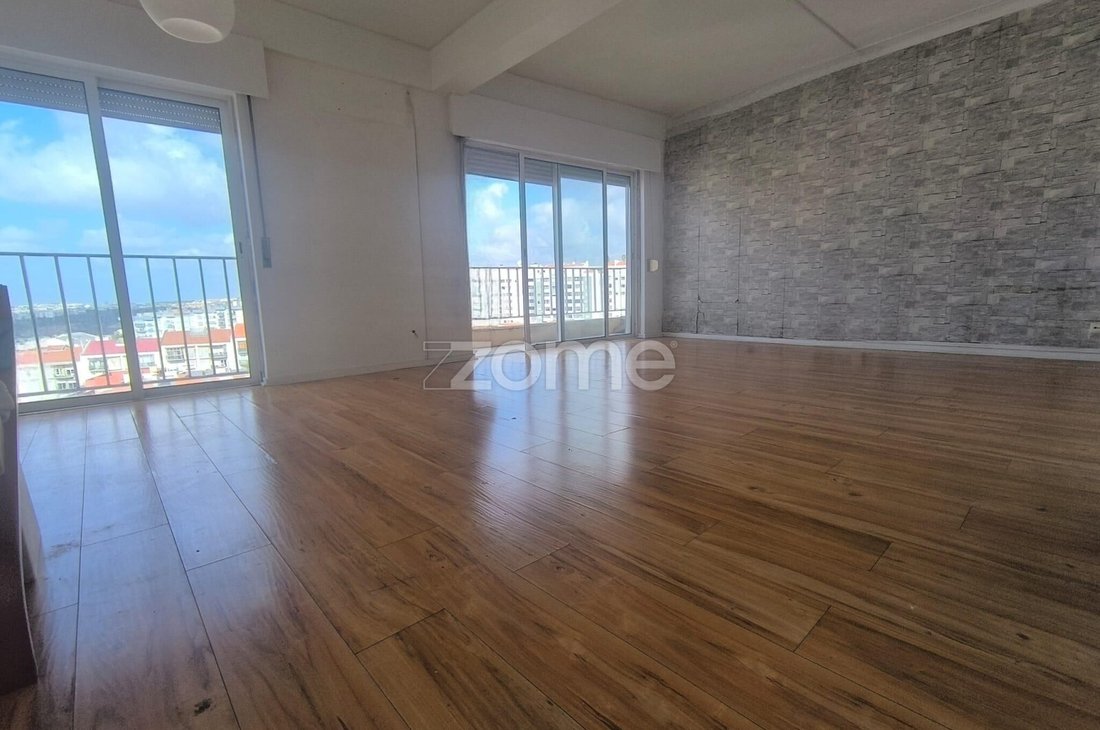 Apartment in Carnaxide e Queijas, Lisbon, Portugal 1 - 18544109