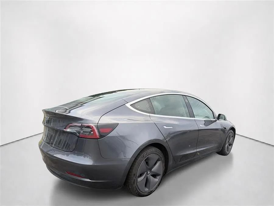 Sedan in Elmont, NY, United States 5 - 18544471