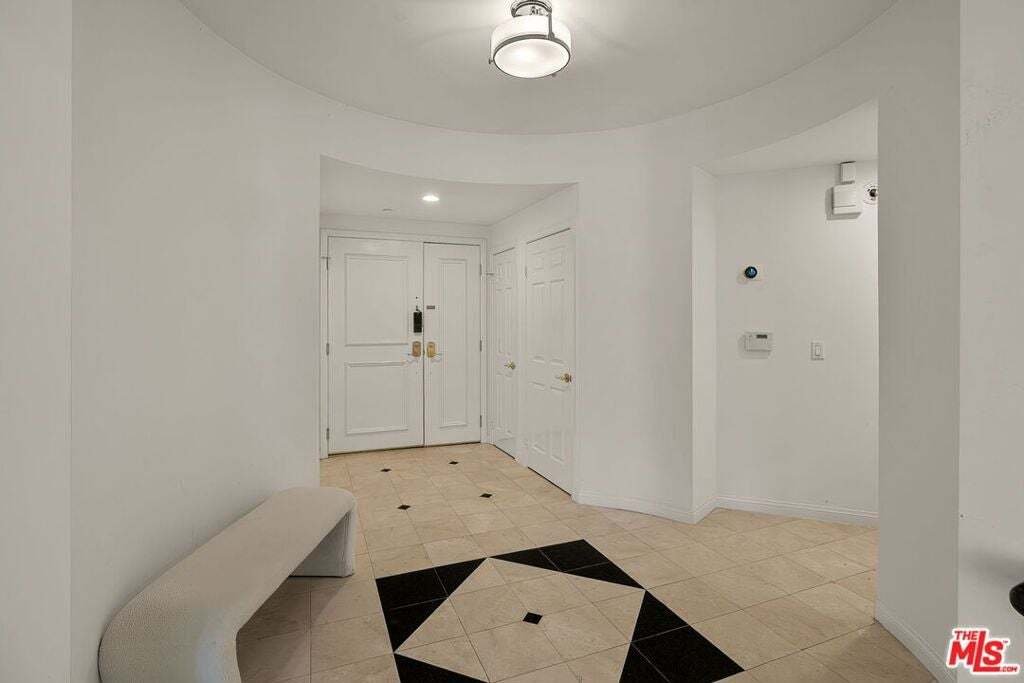 Condo in Beverly Hills, California, United States 5 - 18542179
